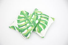 Load image into Gallery viewer, Set of two reusable hand warmers