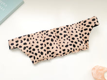 Load image into Gallery viewer, Leopard Print Hands-Free Heat Pack
