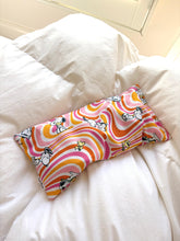 Load image into Gallery viewer, Swirly Snoopy Heat Pack
