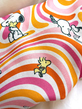 Load image into Gallery viewer, Swirly Snoopy Heat Pack
